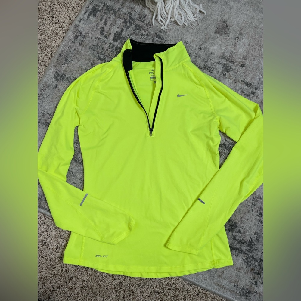 Nike Women’s 1/4 Zip Running Top - Size Small